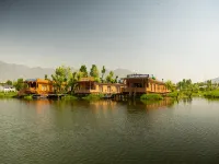 Golden Flower Heritage Houseboat Hotels in Srinagar