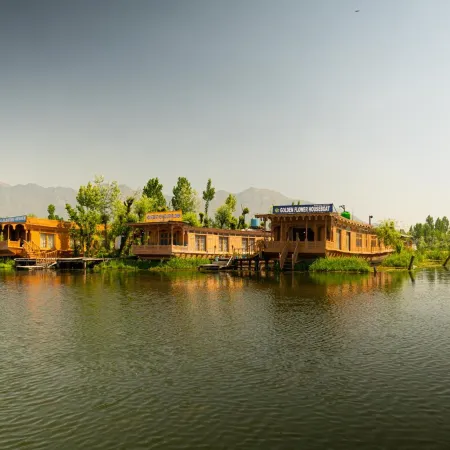 Golden Flower Heritage Houseboat