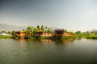 Golden Flower Heritage Houseboat