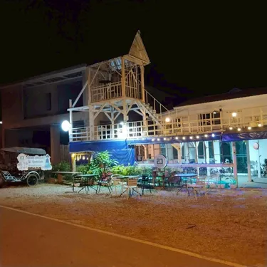 รูปภาพของอรัญ โฮสเทล สปาแอนด์คาเฟ่ ริเวอร์ไซด์