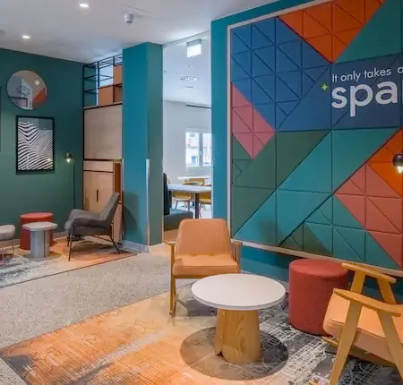 Spark by Hilton London Chiswick Отели рядом с достопримечательностью «Мортлейк»
