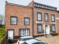 Breeze Guest House Các khách sạn ở Bootle