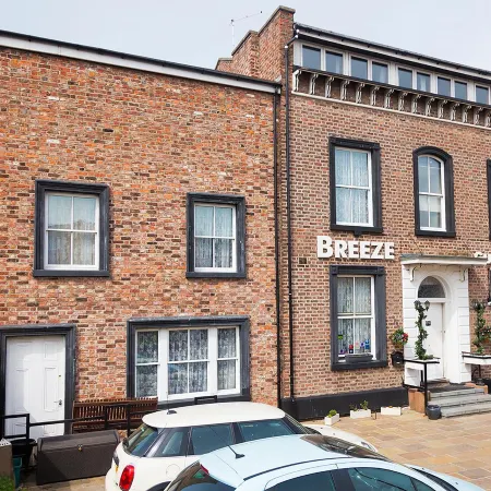Breeze Guest House Отели в г. Бутл