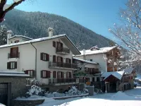 Hotel Beau Sejour فنادق في 