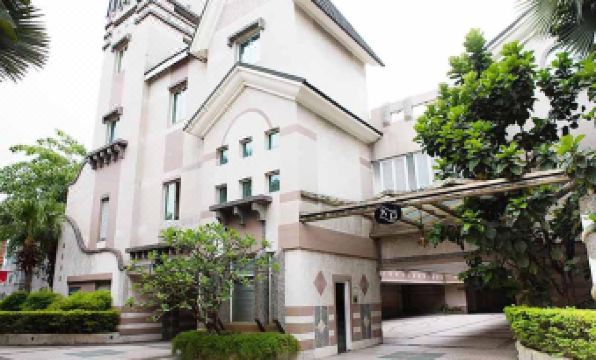 Royal Group Motel Chien Kuo Branch