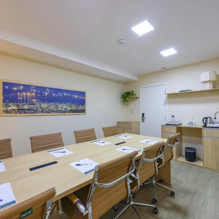 B&B Hotel Santos Dumont Отели рядом с достопримечательностью «Эскадариа Селарон»