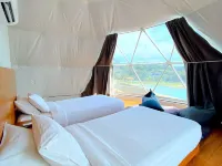 Lenirra Villa & Resto Hotels in Cijeruk