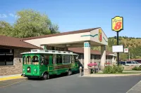 Super 8 by Wyndham Deadwood/Black Hills Area - Parkering
