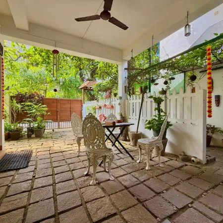 Reds Residency - Homestay