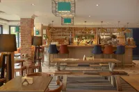 The Swan, Streatley, Berkshire - bar