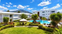Hotel Ajavi - Pools