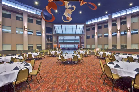 Holiday Inn Manitowoc Отели рядом с достопримечательностью «YMCA»