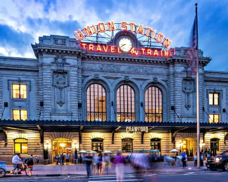 コートヤード バイ マリオット デンバー ダウンタウン デンバーのホテル