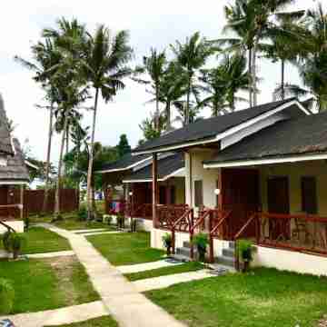 D's Oceanview Beach Resort Hotel Exterior