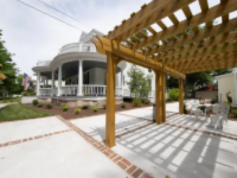 The Edenton Collection-Captain's Quarters Inn Hotels in Edenton