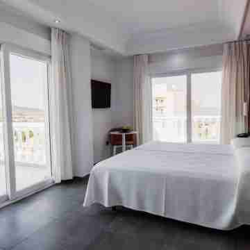 Hotel Los Delfines Rooms