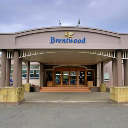 Brentwood Hotel Отели рядом с достопримечательностью «Гора виктория»