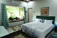 Jewel of Jungle Hotels in Guruwahi