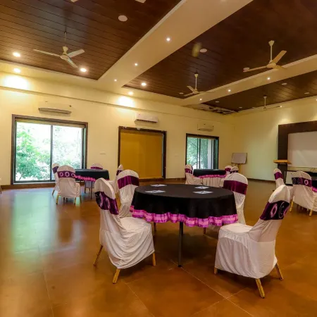 Jharna Resort-Navegaon Gate