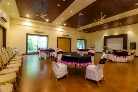 Jharna Resort  Navegaongate Tadoba