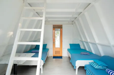 Costas de Liwa Bar & Beach Resort