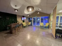 Hotel l'Océane Angers Parc Expo Hotels in Cheffes