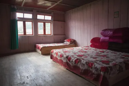 Sonam Homestay - Khecheopalri Lake Отели рядом с достопримечательностью «Кечеопалрі»