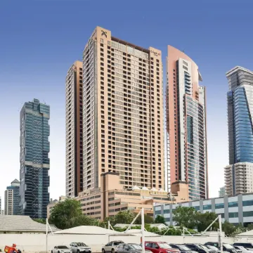 Two Seasons Hotel & Apartments Former Gloria Отели рядом с достопримечательностью «Район Дубай-Нолидж-Виллидж»