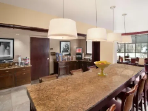 Hampton Inn Erie-South Hotels in Summit Township