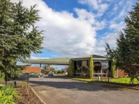 Cedar Lodge Motel Hotels in Morwell