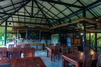 Anurak Lodge - 朝食