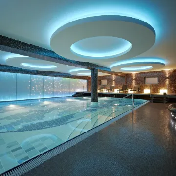 Двор Подзноева, Бизнес корпус