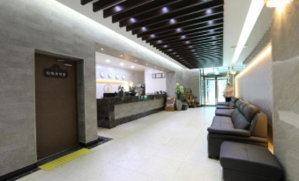 Gwangju Empire Hotel - Housity