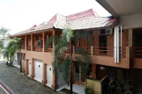 RedDoorz Plus Near Haluoleo University Hotels in Baruga