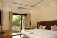 Maitri Retreat Hotels in Khingar