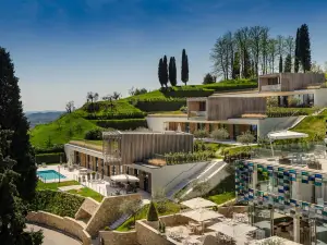 อีเดน รีเซิร์ฟ โฮเทล