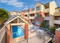 MainStay Suites Kew - Family
