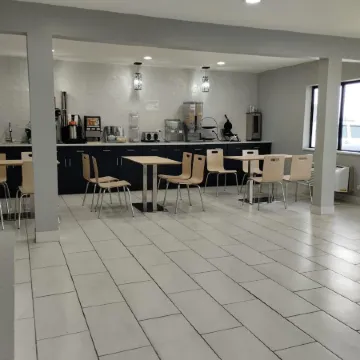 Super 8 by Wyndham Morris