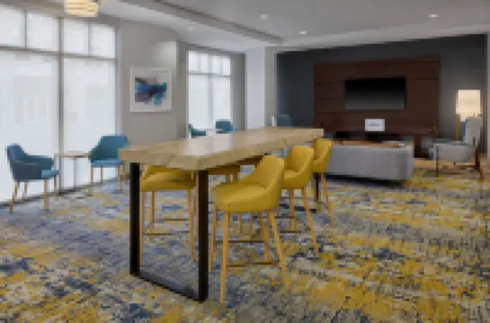 ทาวน์เพลซสวีทส์ ลอเรนซ์ ดาวน์ทาวน์