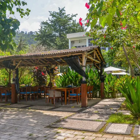 Senggigi Homes & Apartments