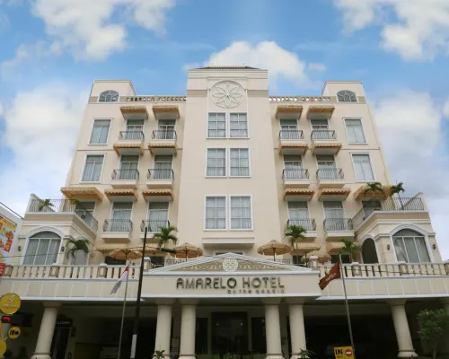 Amarelo Hotel Solo Hoteles en Surakarta