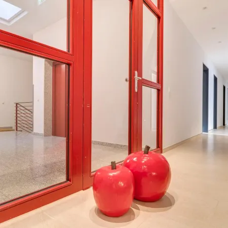 Hotel-Etage Apfelrot