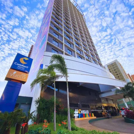 Comfort Hotel Fortaleza Отели рядом с достопримечательностью «Пляж Мукурипи»