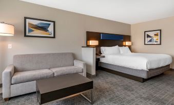 Holiday Inn Express & Suites Lancaster - Mount Joy