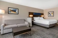 Holiday Inn Express & Suites Lancaster - Mount Joy Hotels in West Donegal Township