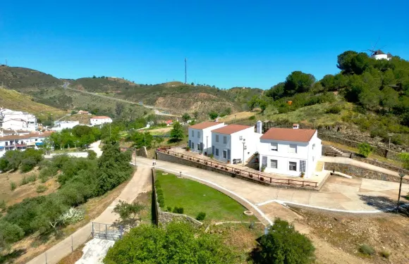 洛斯毛利諾斯酒店