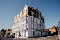 San Clu Hotel, Bar & Brasserie