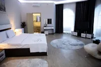 Pyramid Hotels in Podolsky District