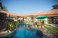 Tree Roots Retreat - Pools