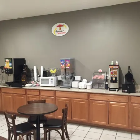 Super 8 by Wyndham Bastrop TX